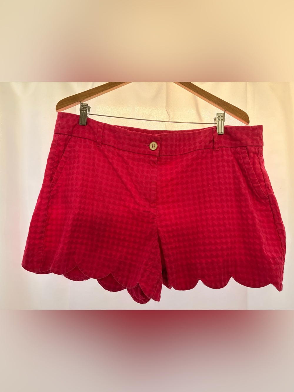 crown & ivy Hot Pink Scalloped Shelby Shorts 16